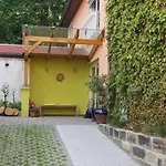 Ξενοδοχείο Haus Weinberg *