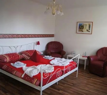 Szálloda Haus Weinberg *