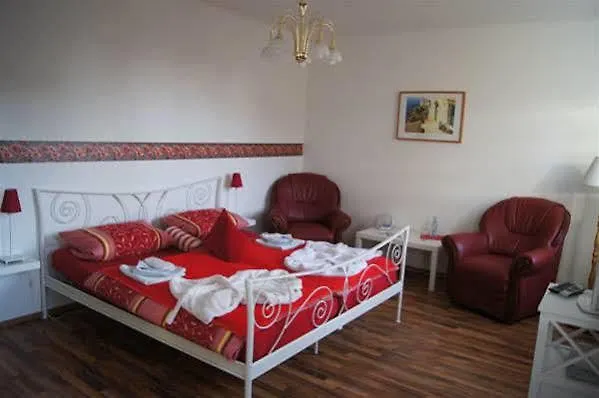 Hotel Haus Weinberg *